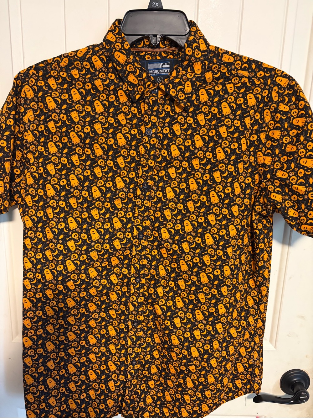 Monument Men’s Black & Orange Halloween Print Short Sleeve Button-Down Shirt